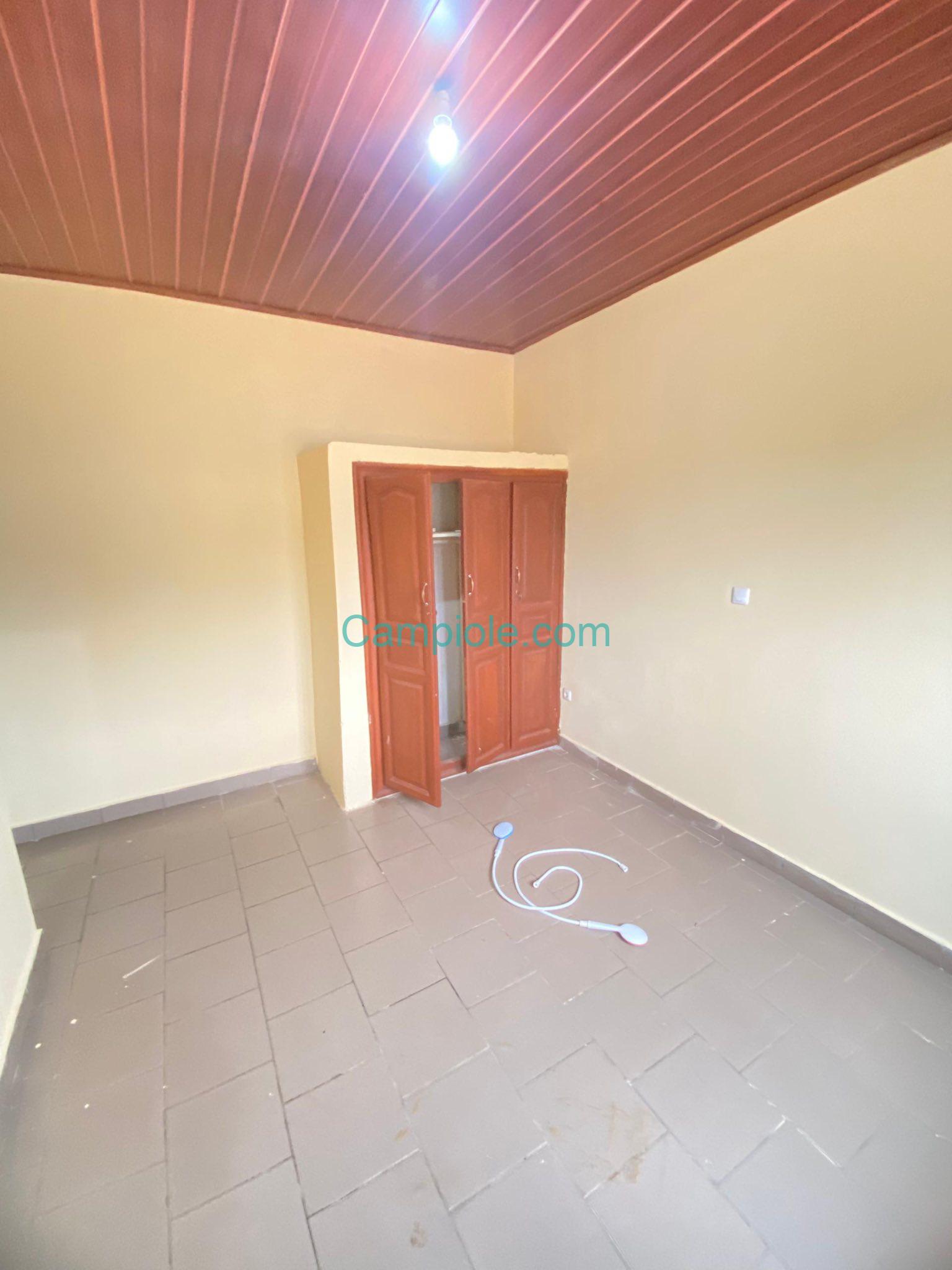 YI_appartement_mendong_yde_150825_chb2