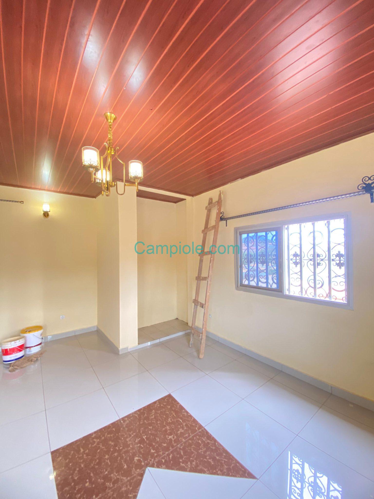 YI_appartement_mendong_yde_150825_sln1