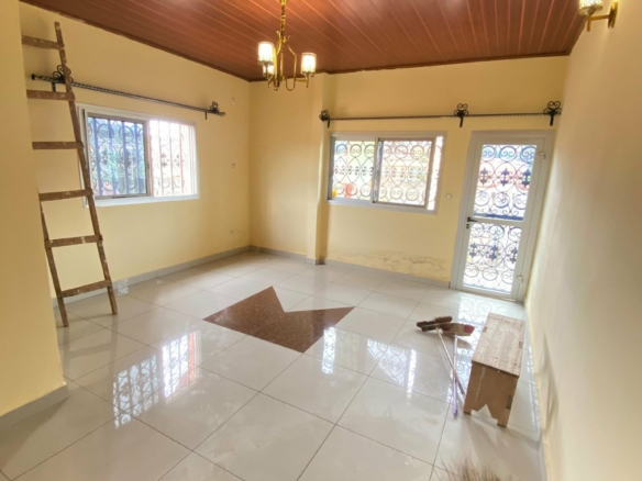 Appartement à louer à Maeture Mendong, Yaoundé