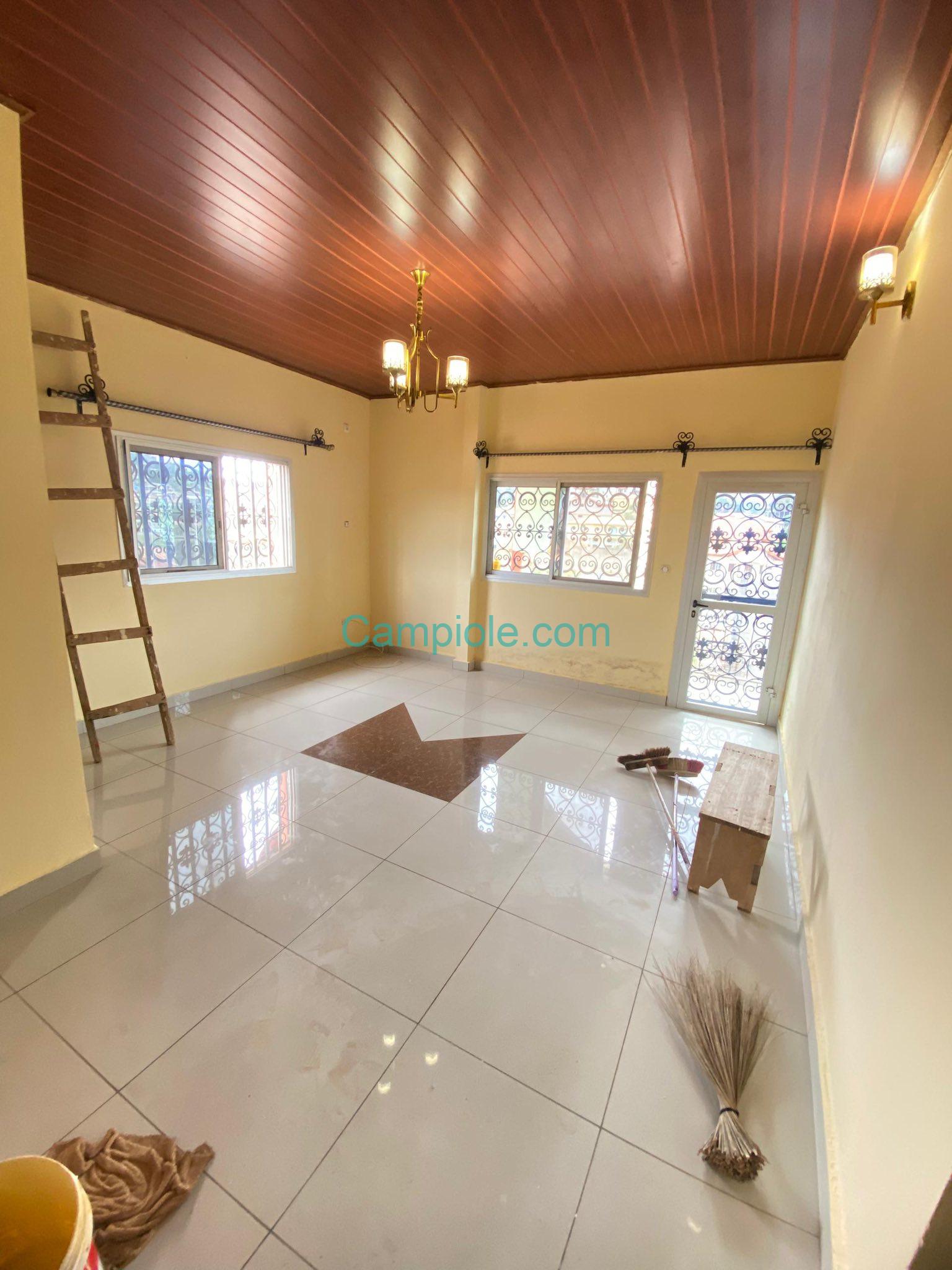 YI_appartement_mendong_yde_150825_sln3