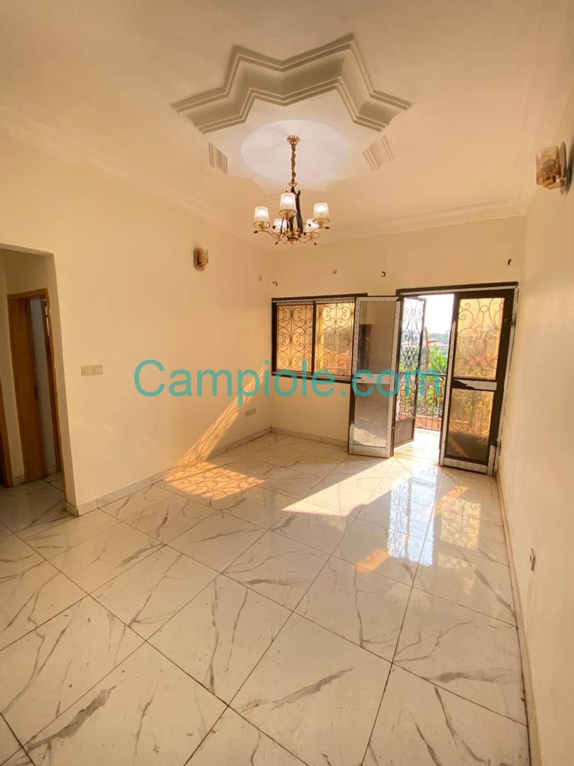 YI_appartement_nkoabang_yde_090825_sln1