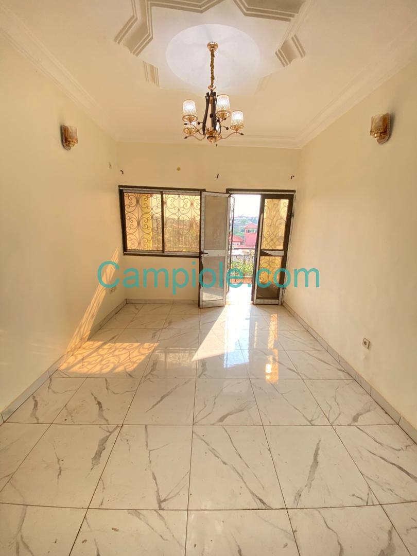 YI_appartement_nkoabang_yde_090825_sln2