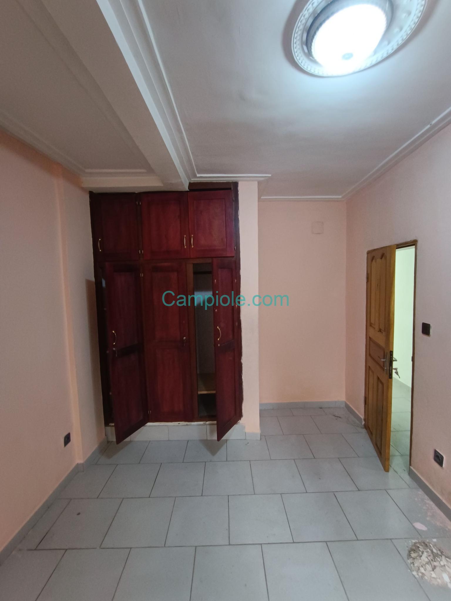 ZD_appartement_efoulan_yde_280825_chb1