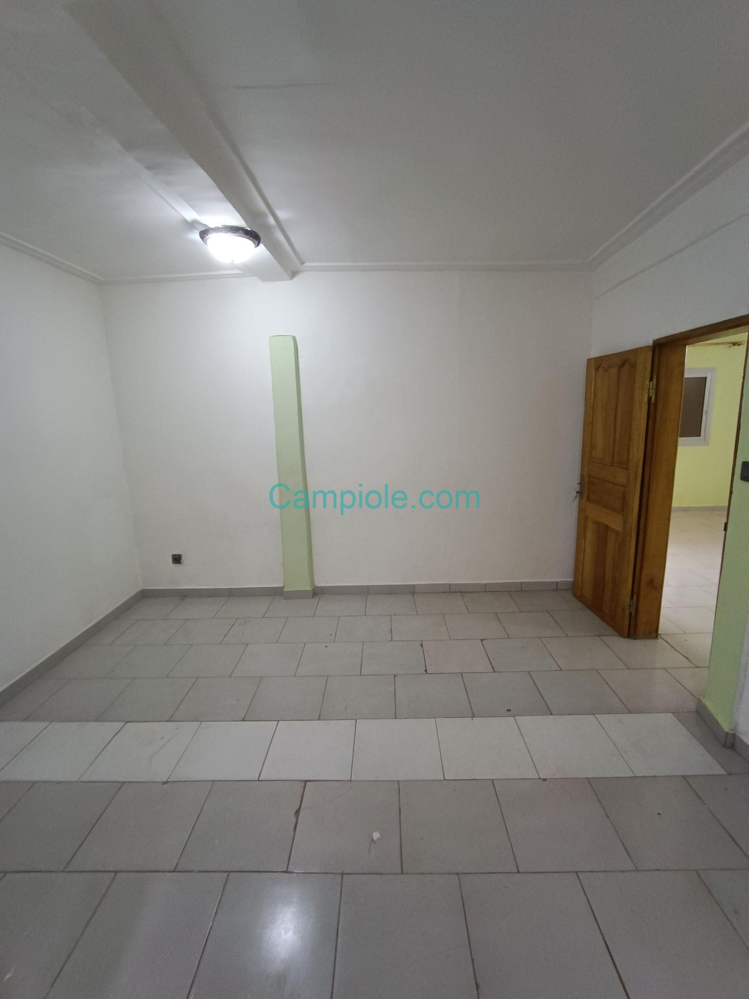 ZD_appartement_efoulan_yde_280825_chb3