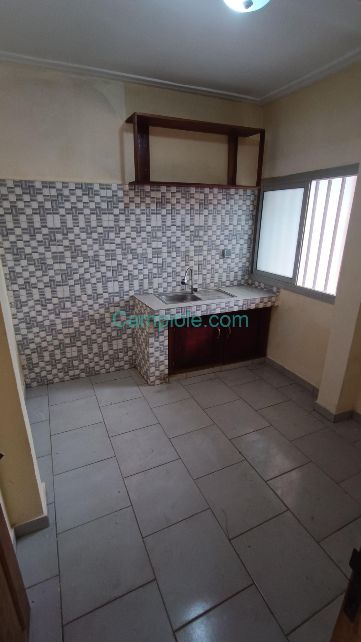 ZD_appartement_efoulan_yde_280825_csn