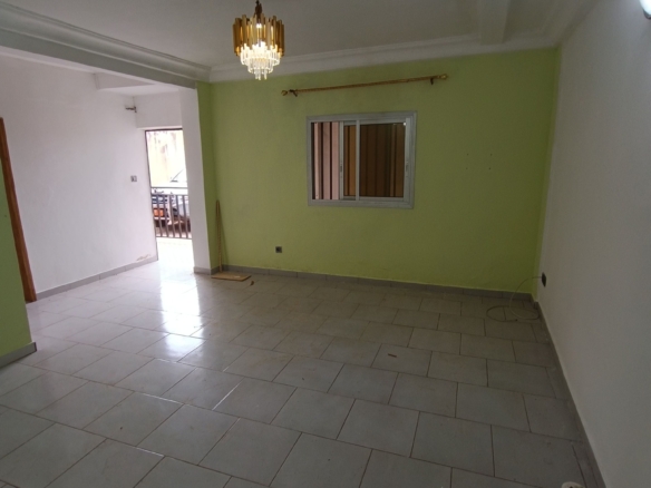 Appartement à louer Efoulan pont, Yaoundé