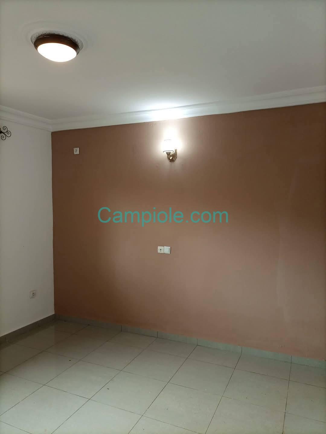 ZD_appartement_nkoabang_yde_270825_chb3
