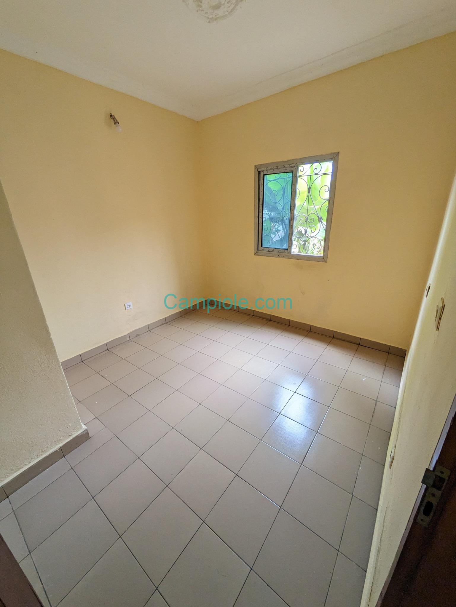 ABL_appartement_etoudi_110925_chb1