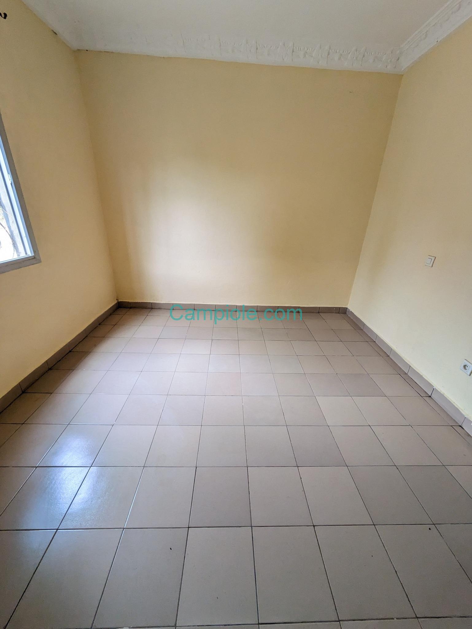 ABL_appartement_etoudi_110925_chb3