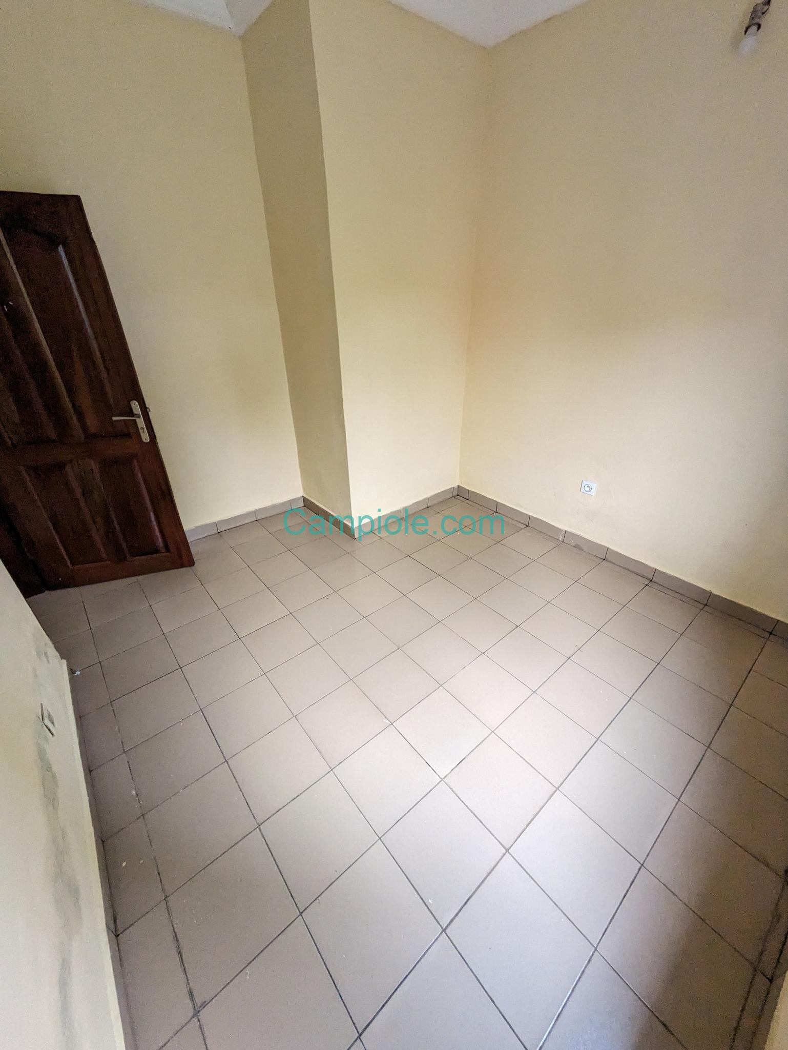 ABL_appartement_etoudi_110925_chb5