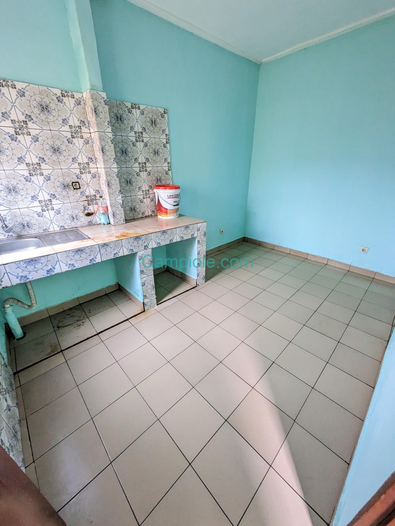 ABL_appartement_etoudi_110925_csn