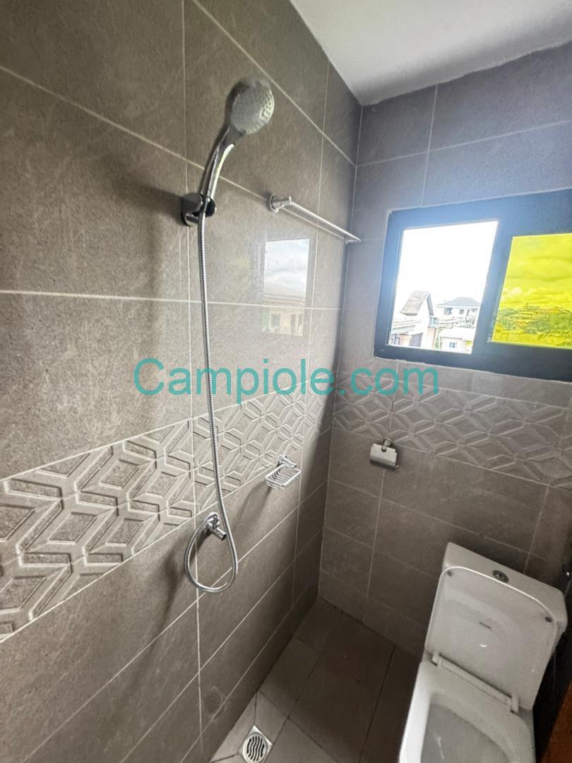 FH_studio_logpom_290925_dch1