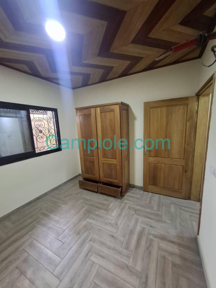 FH_villa_bonaberi_220925_chb2