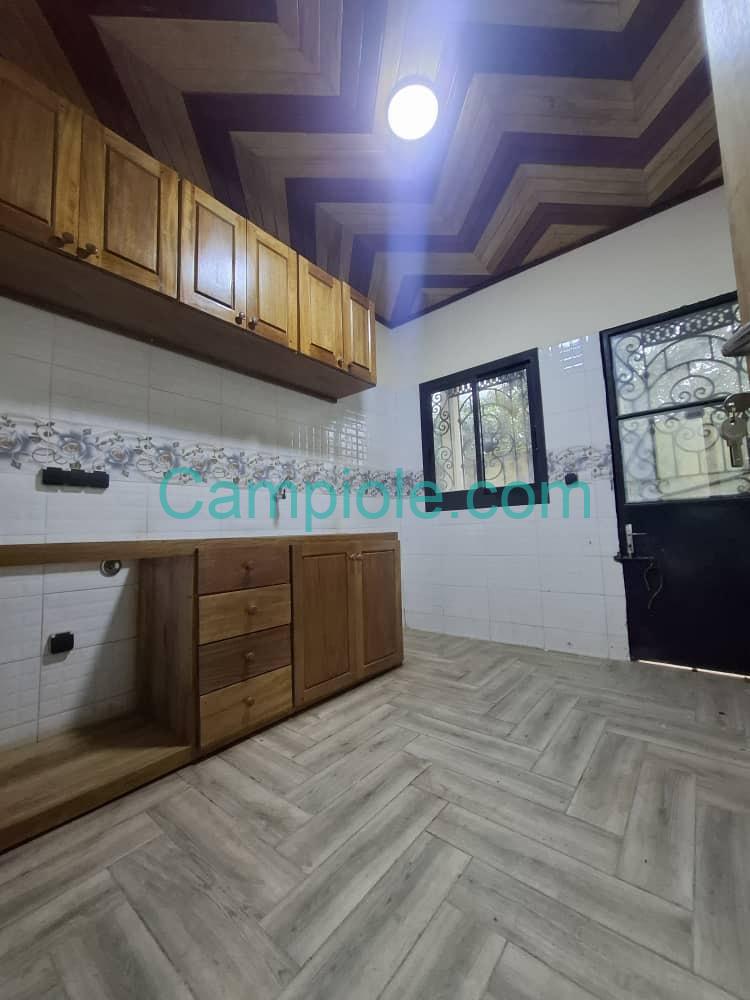 FH_villa_bonaberi_220925_csn