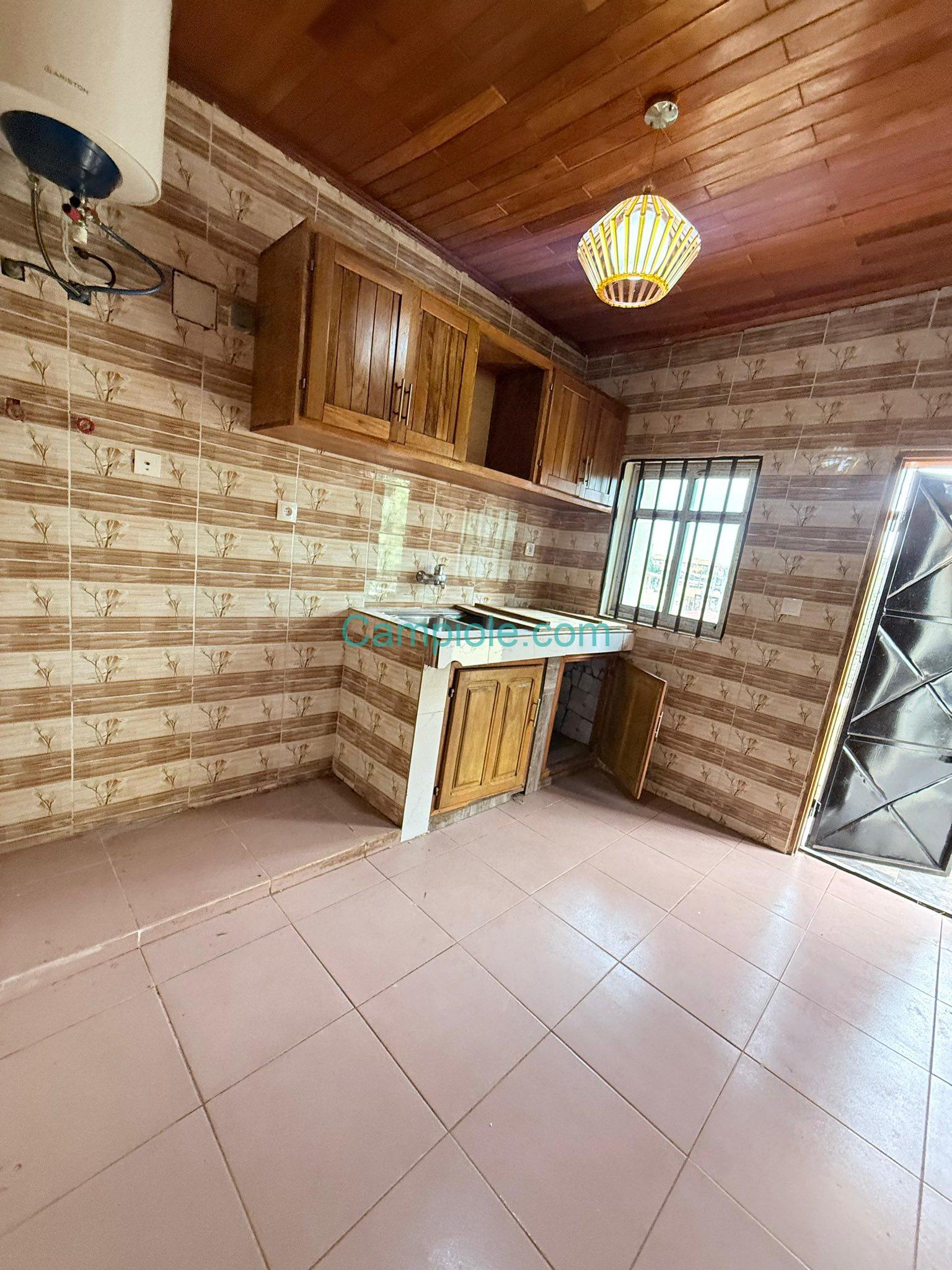 HS_appartement_nkofoulou_yde_020925_csn