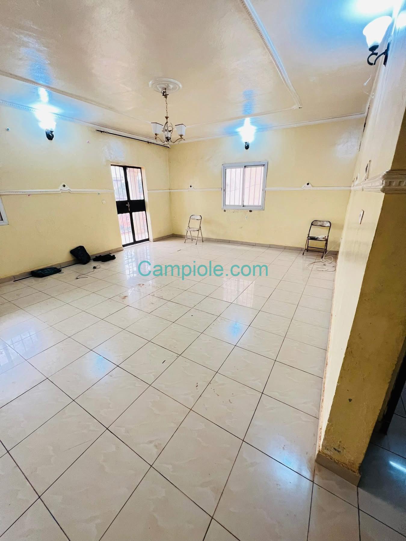 HS_appartement_yde_omnisport_100925_sln2