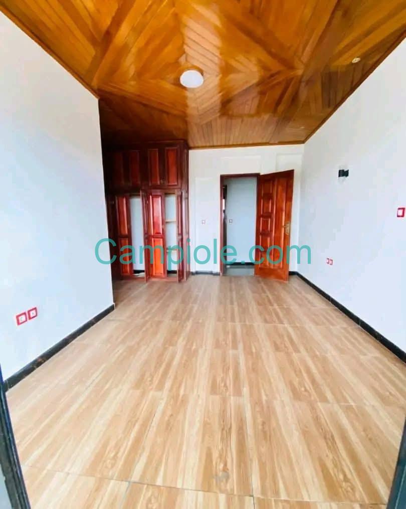 LI_appartement_bonamoussadi_100925_chb2