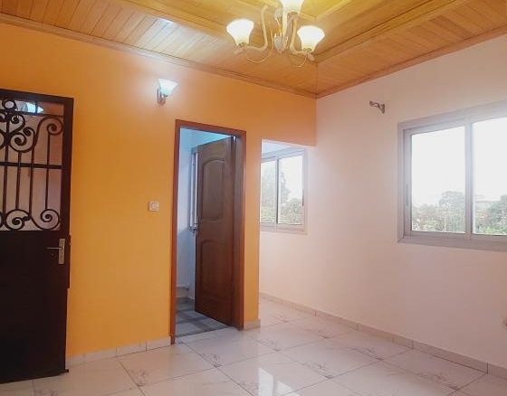 Joli studio à louer, Logpom derrière Carrefour Andem