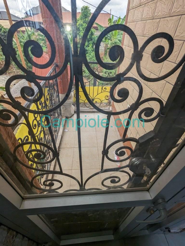 PBI_appartement_yde_odza_100925_blcn