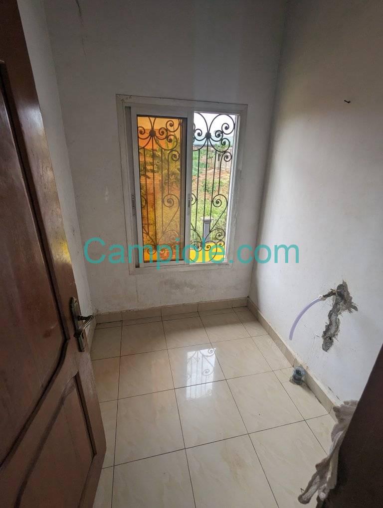 PBI_appartement_yde_odza_100925_mgs