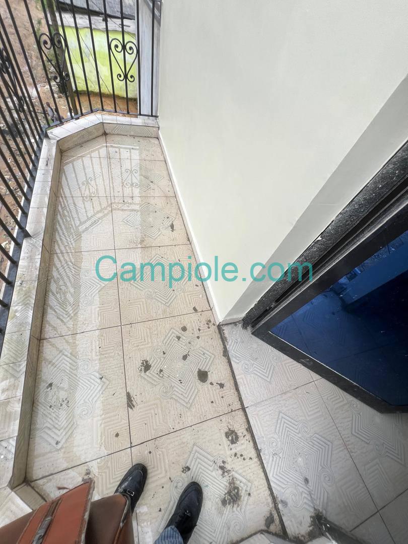 SM_appartement_logbessou_120925_blcn1