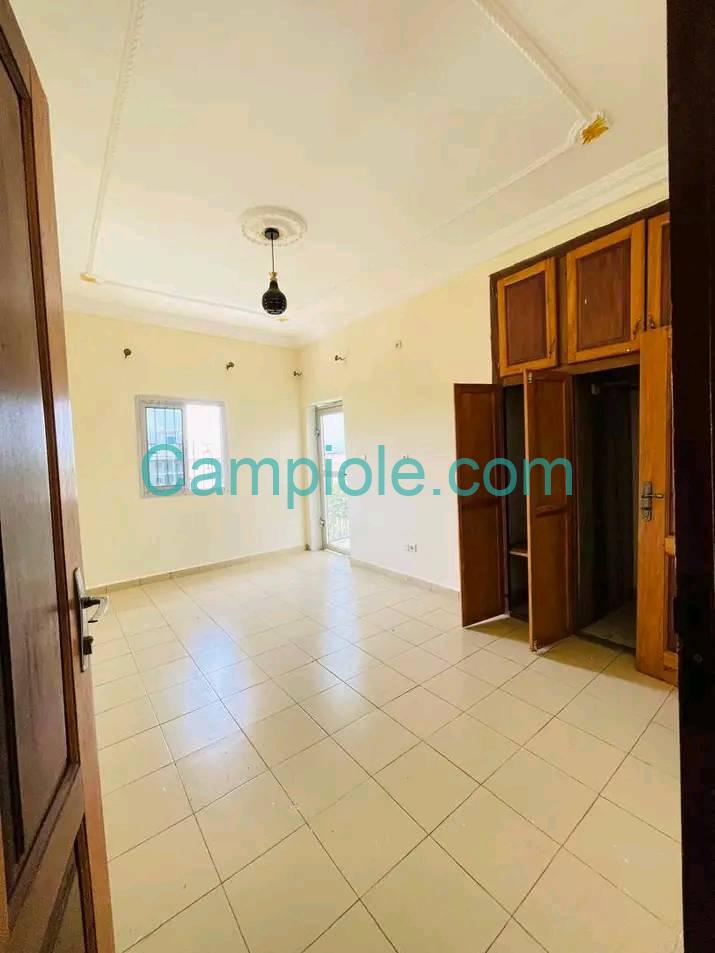 SM_appartement_logbessou_120925_chb1