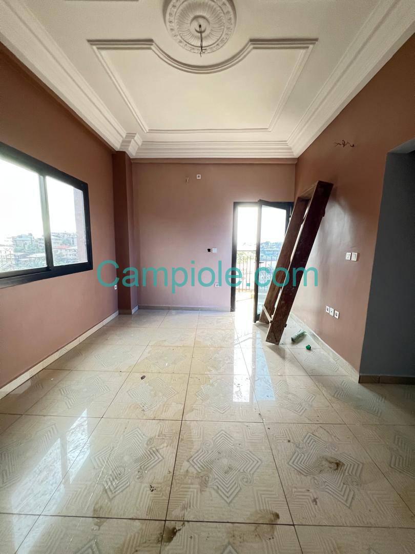 SM_appartement_logbessou_120925_sln1