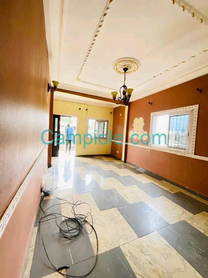 SM_appartement_logbessou_120925_sln1