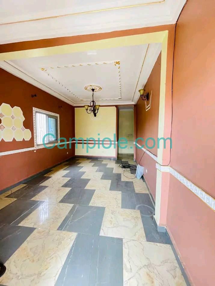 SM_appartement_logbessou_120925_sln2