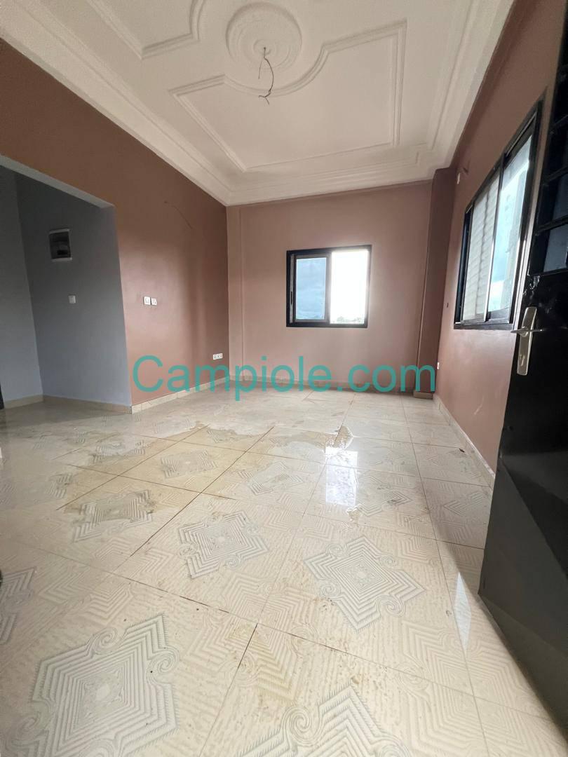 SM_appartement_logbessou_120925_sln3