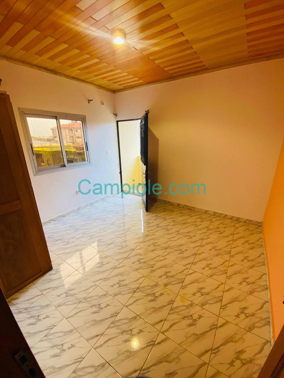 SM_studio_kotto_dla_120925_chb3