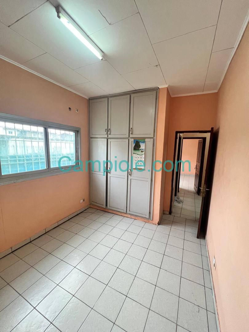 SM_villa_bonamoussadi_060925_chb1