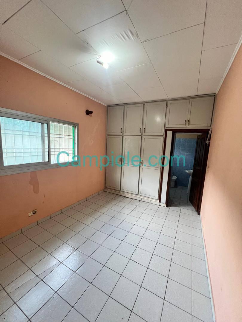 SM_villa_bonamoussadi_060925_chb2