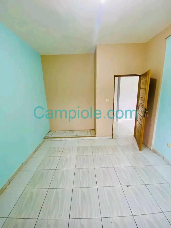 TA_studio_etoug_ebe_140925_chb1