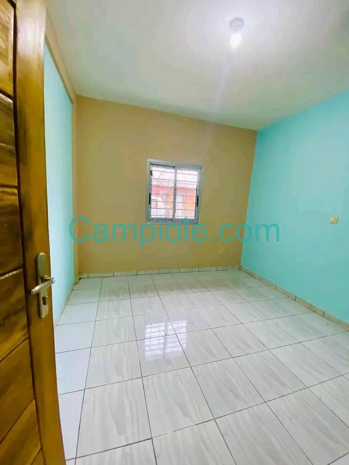 TA_studio_etoug_ebe_140925_chb2