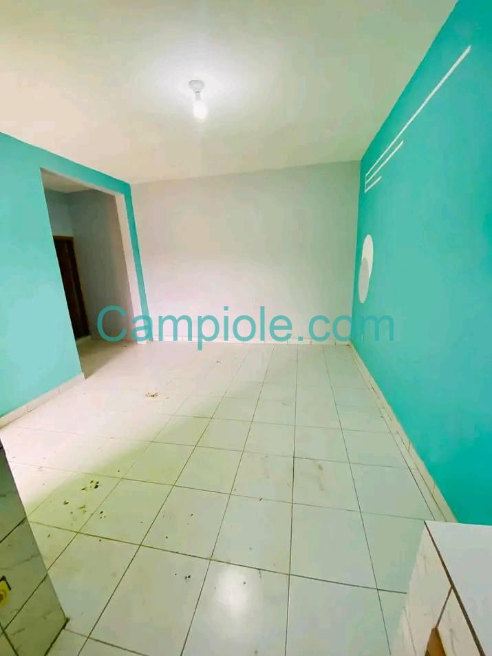 TA_studio_etoug_ebe_140925_sln1