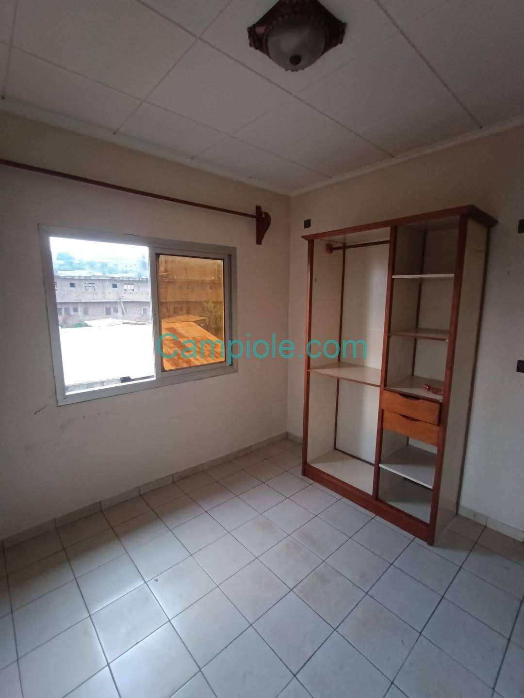 ZD_appartement_nsam_yde_010925_chb4