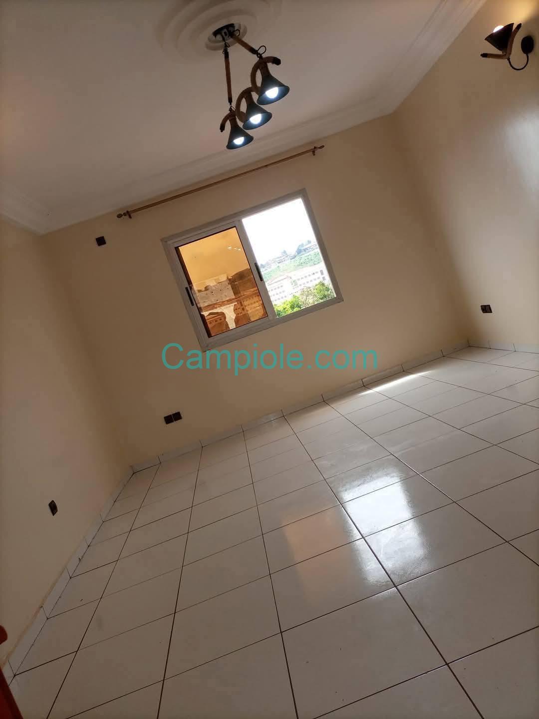 ZD_appartement_nsam_yde_010925_sln1