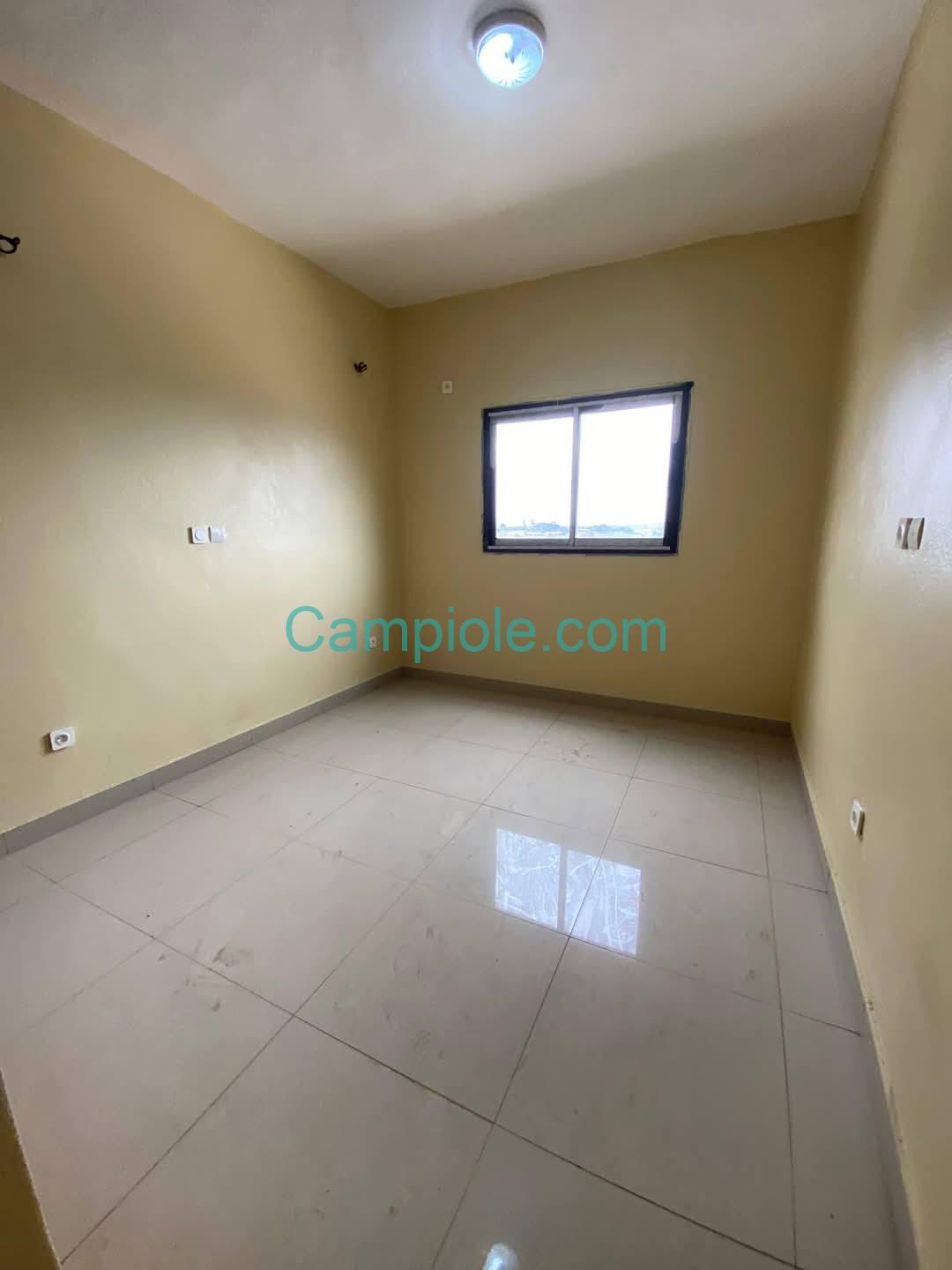 ZD_studio_etougebe_yde_050925_chb1