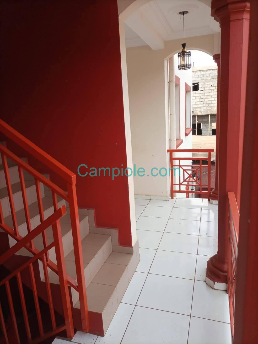 ZD_studio_nsam_yde_030925_ext