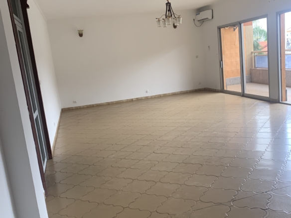 Appartement moderne à louer Bastos