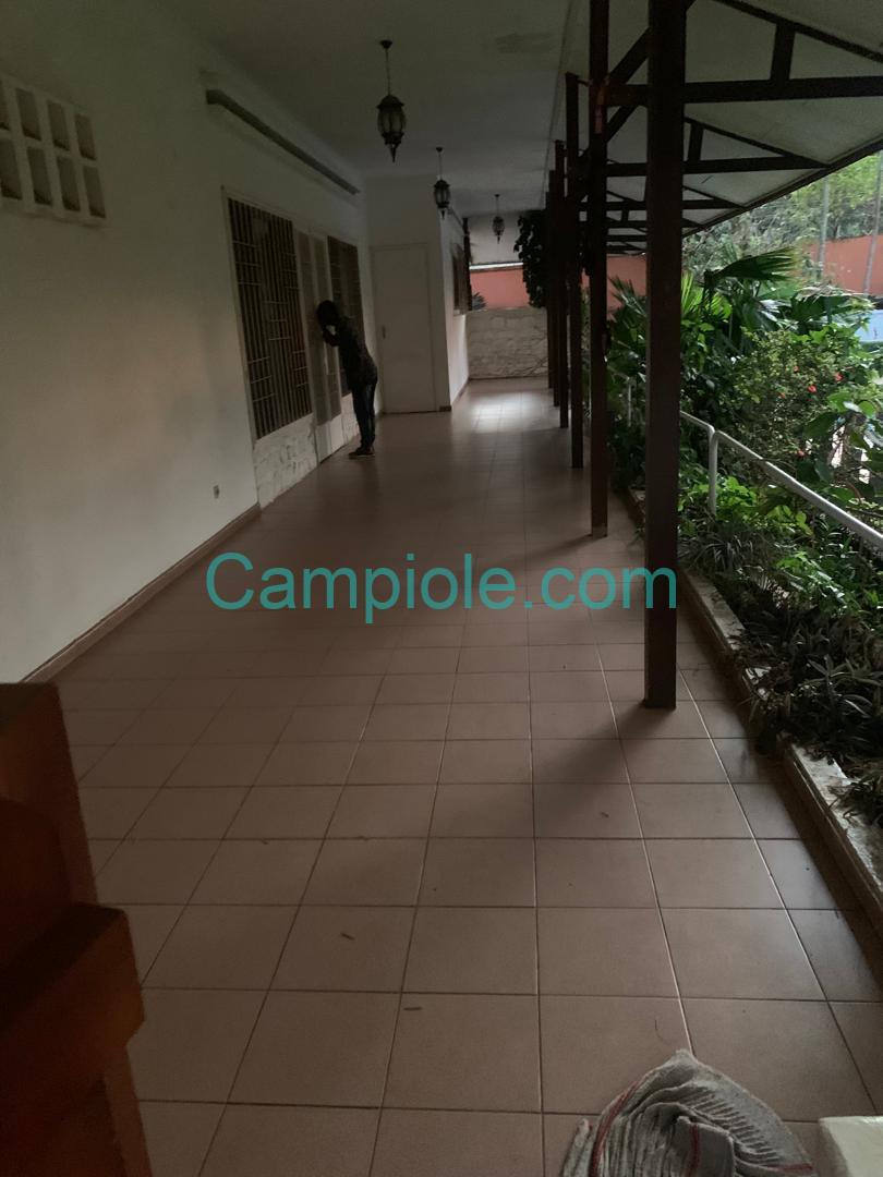 5B6B8AD0-D00D-42D0-BF05-7B23390002C4