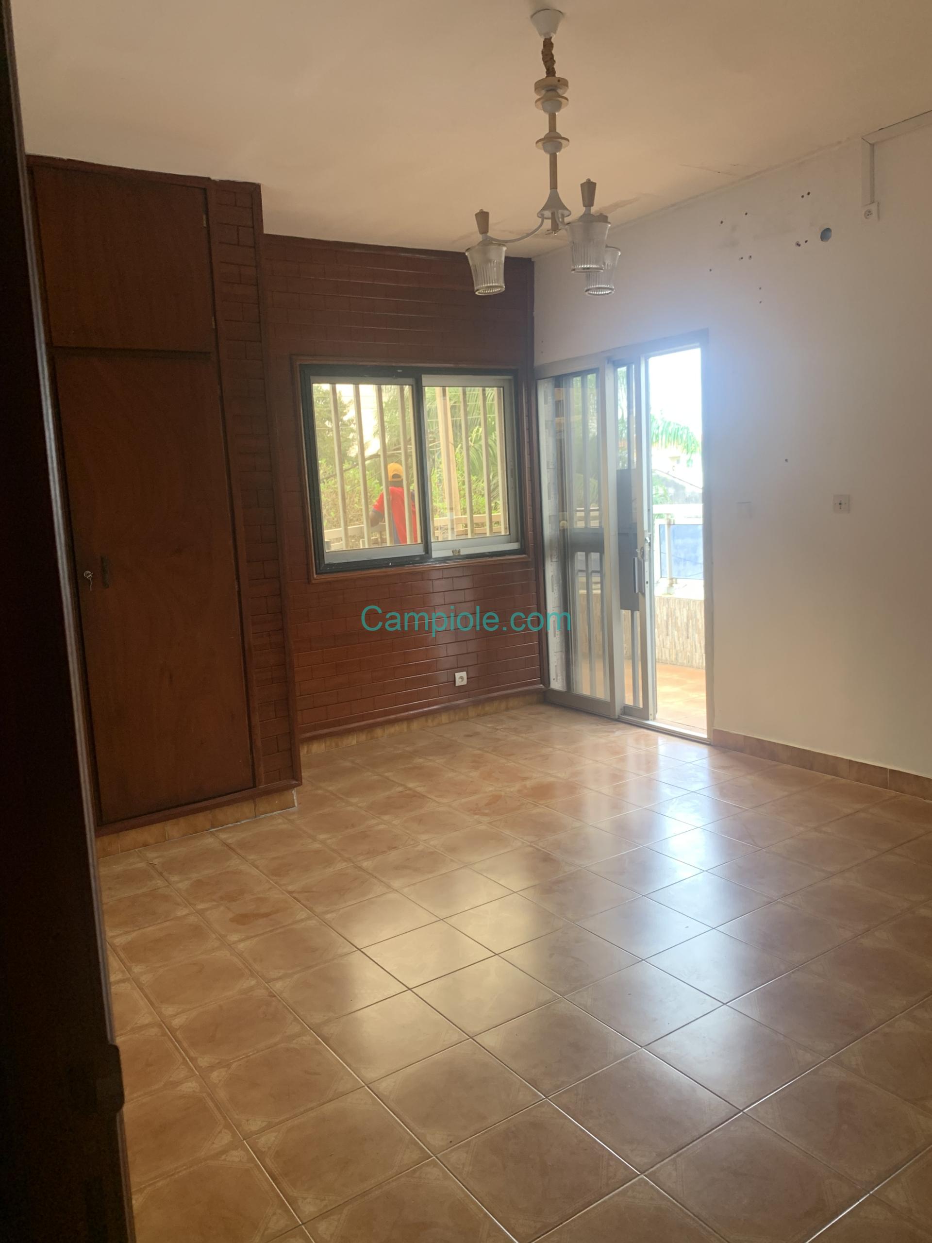 8EBA9195-E162-45F6-9F23-BB628F935753