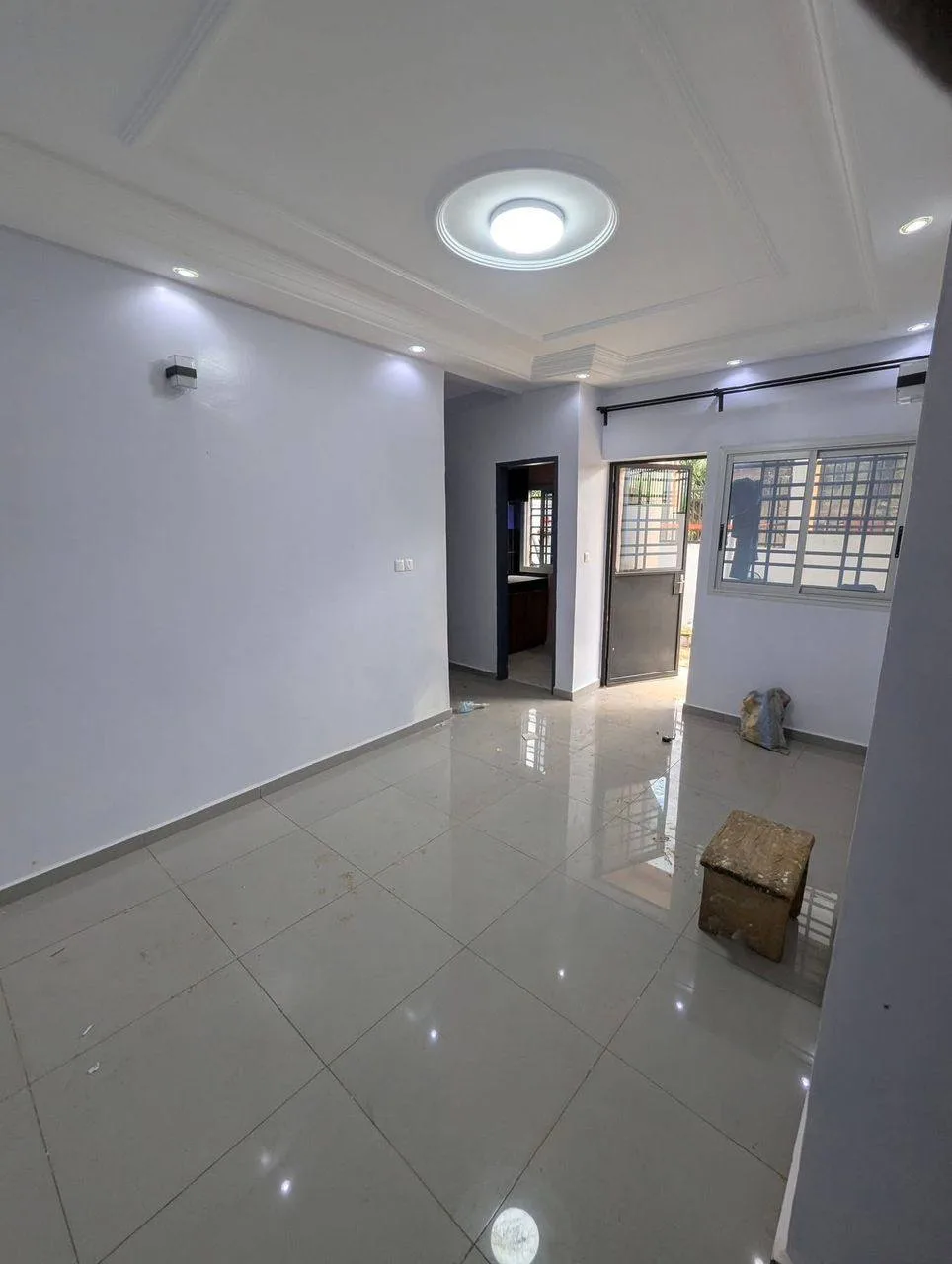 41290- STUDIO MODERNE NOUVELLEMENT CONSTRUIT, YAOUNDE ÉLEVEUR