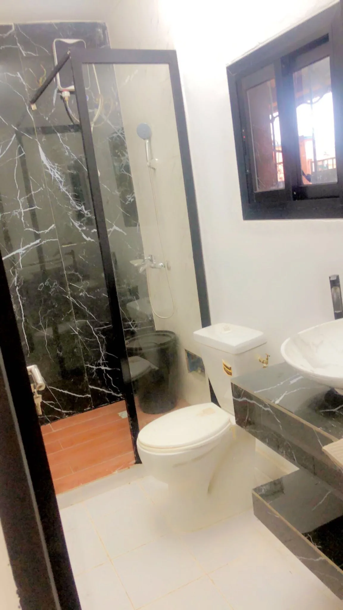 STUDIO MEUBLÉ YAOUNDÉ BASTOS
