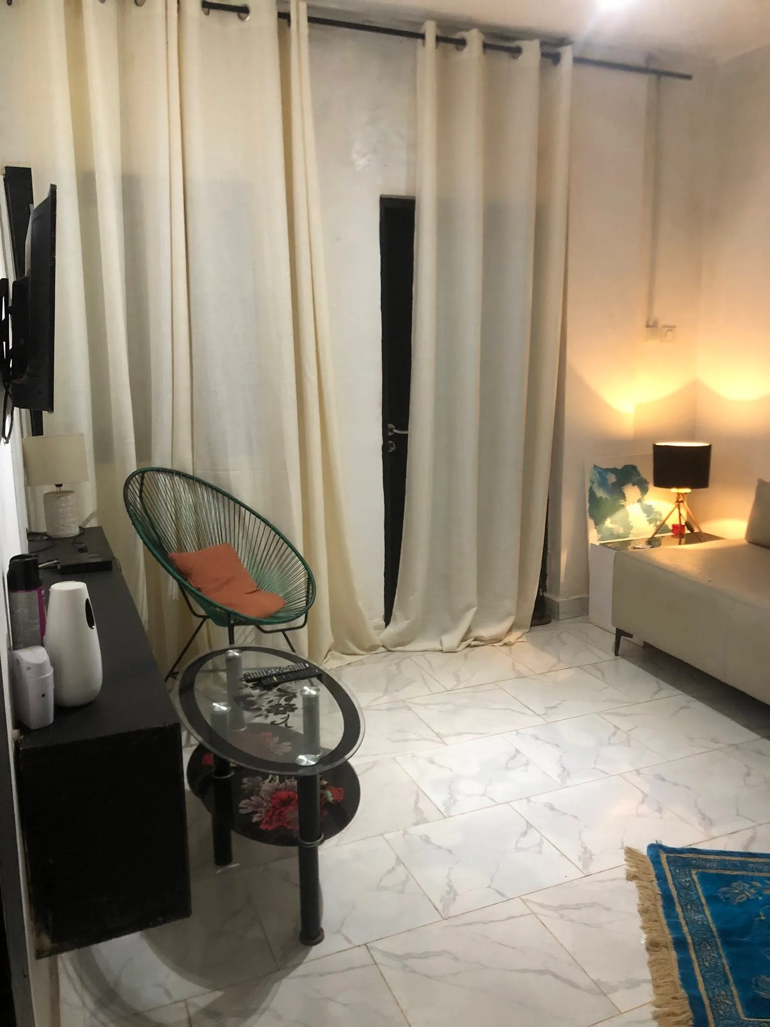STUDIO MEUBLÉ YAOUNDÉ BASTOS