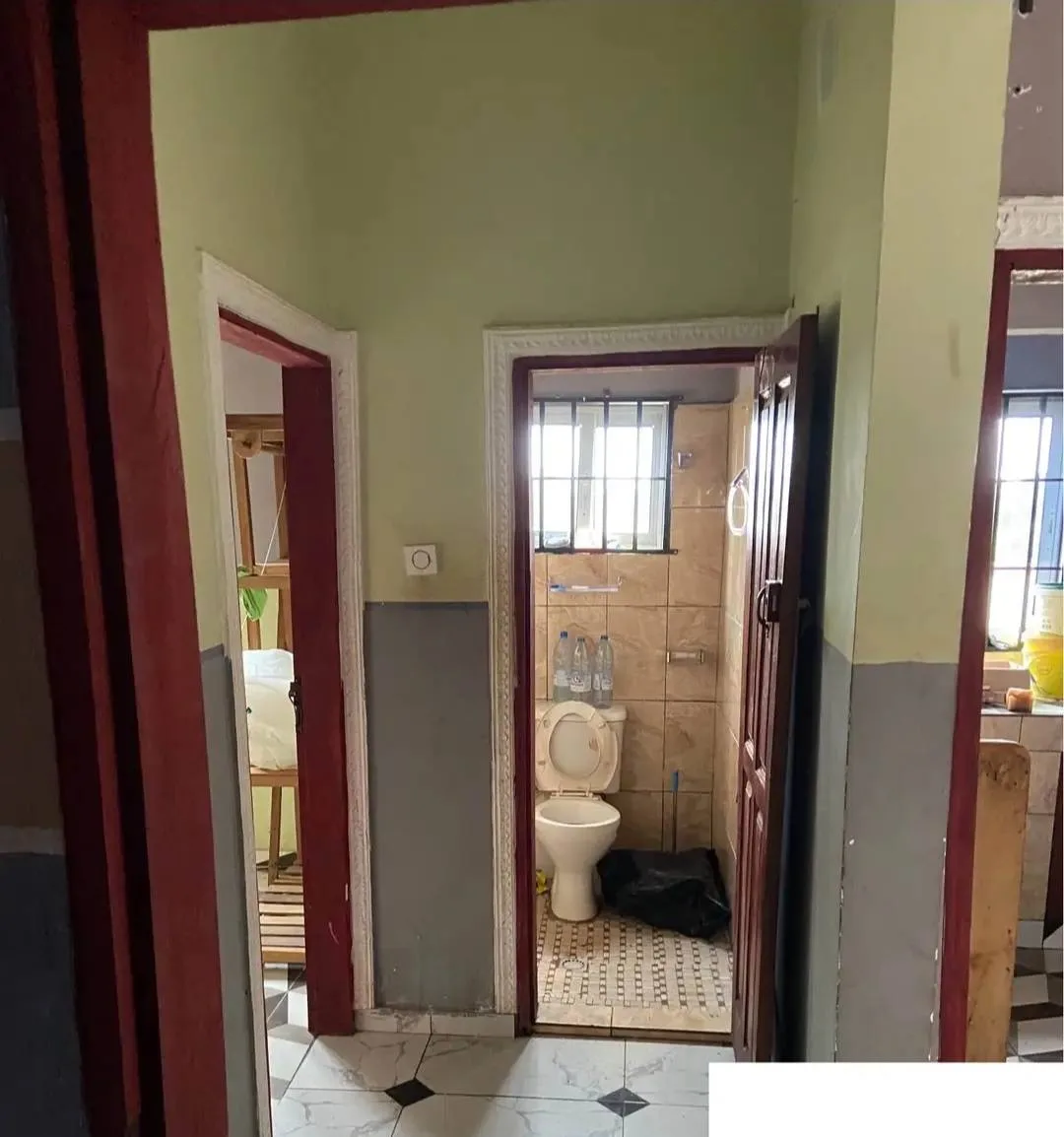 Vaste studio moderne à louer, Bertoua Mokolo 2
