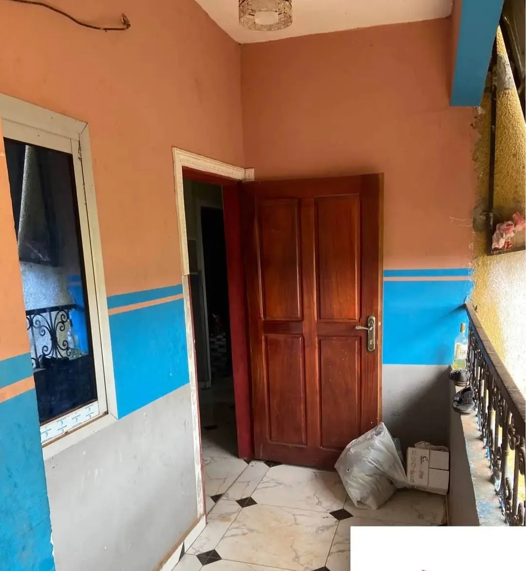 Vaste studio moderne à louer, Bertoua Mokolo 2