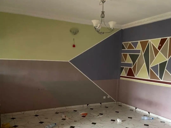 Vaste studio moderne à louer, Bertoua Mokolo 2