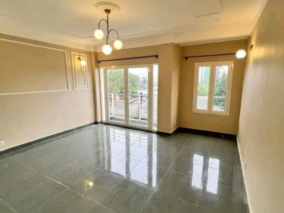 CHARMANT APPARTEMENT SPACIEUX À LOUER À BONAPRISO